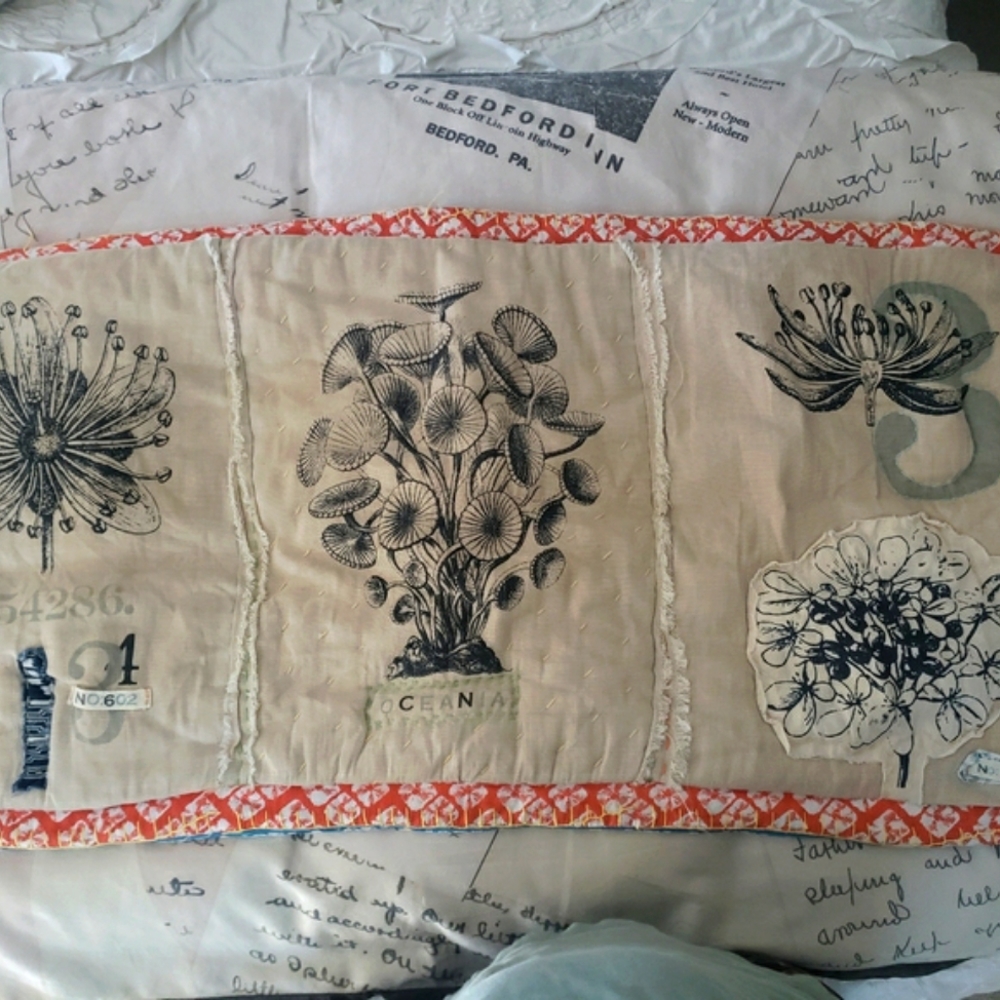 {Anthropologie} Floral Sketch Pillow Cover